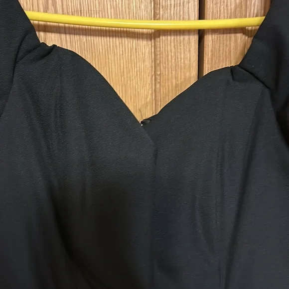 Black Off the Shoulder Evening Dress. Sz. 10/12 - Picture 2 of 11